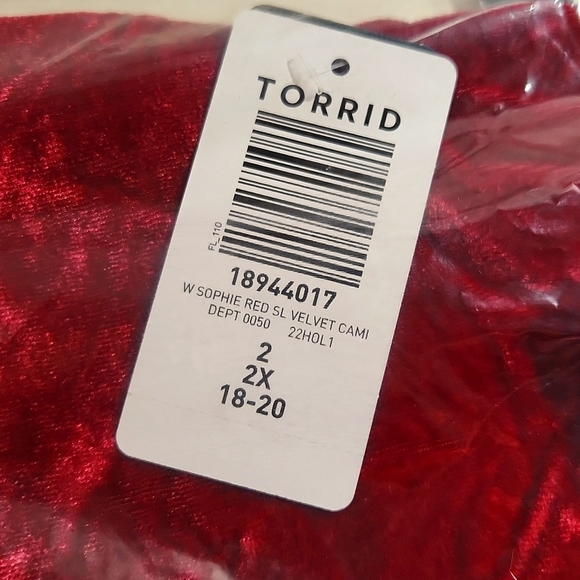 ❤️NWT VINTAGE TORRID CAMI - RED VELVET SWING TANK - CHRISTMAS HOLIDAY PLUS SIZE - Picture 7 of 12